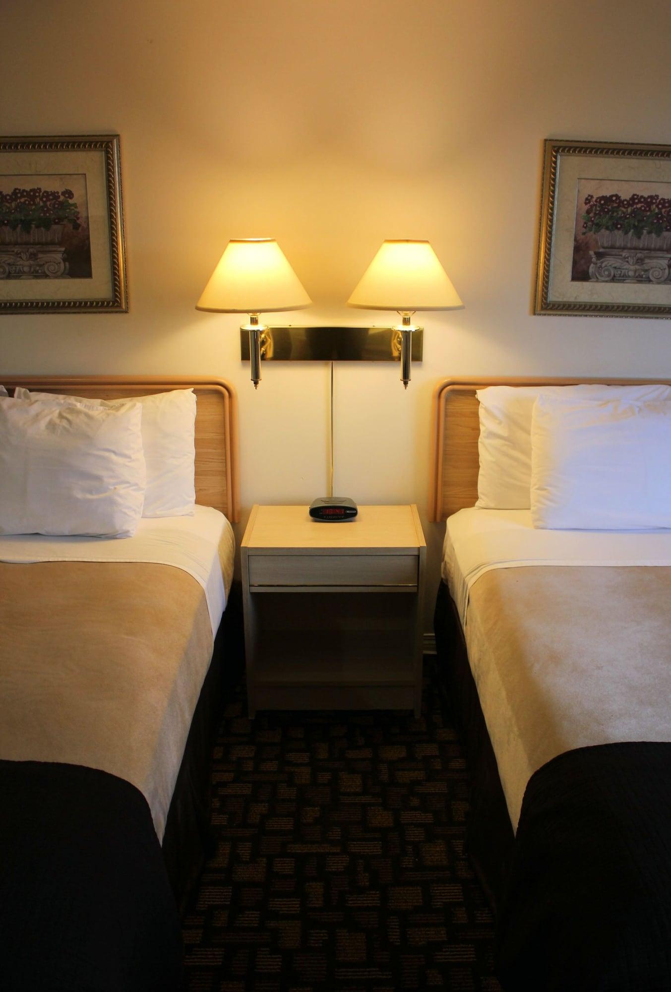 Travelodge By Wyndham Prince Albert Esterno foto