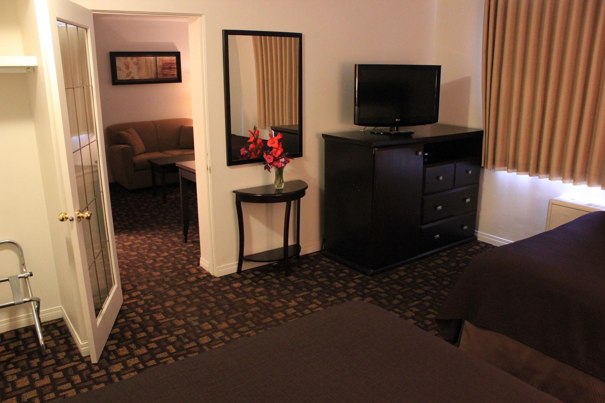 Travelodge By Wyndham Prince Albert Esterno foto