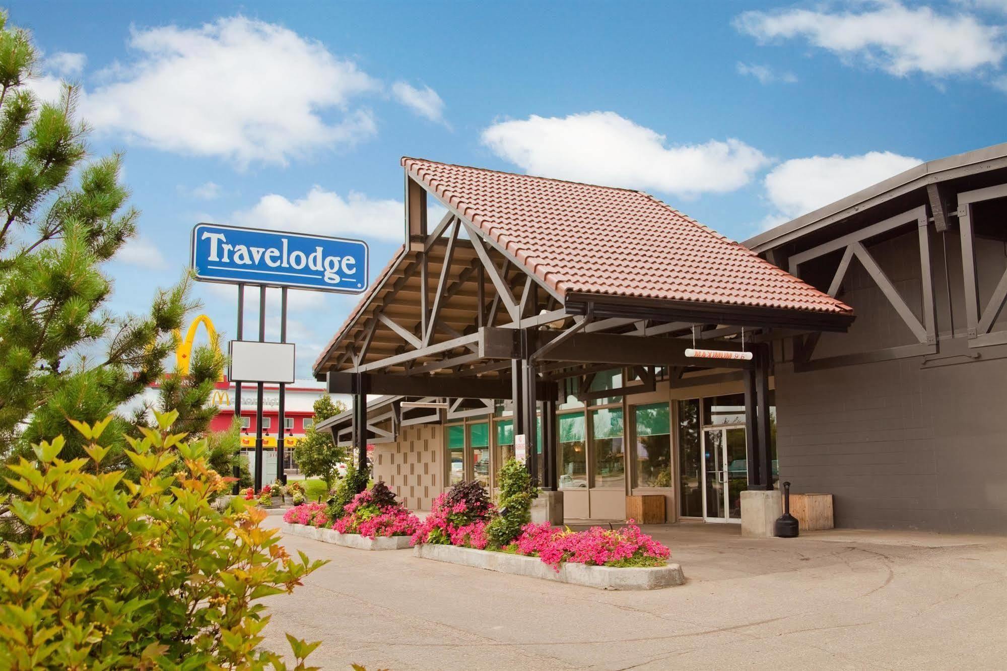 Travelodge By Wyndham Prince Albert Esterno foto